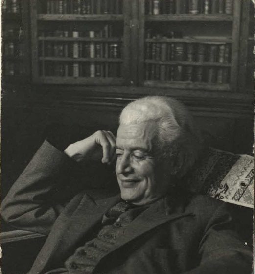 Manuel M. Ponce en el sillón