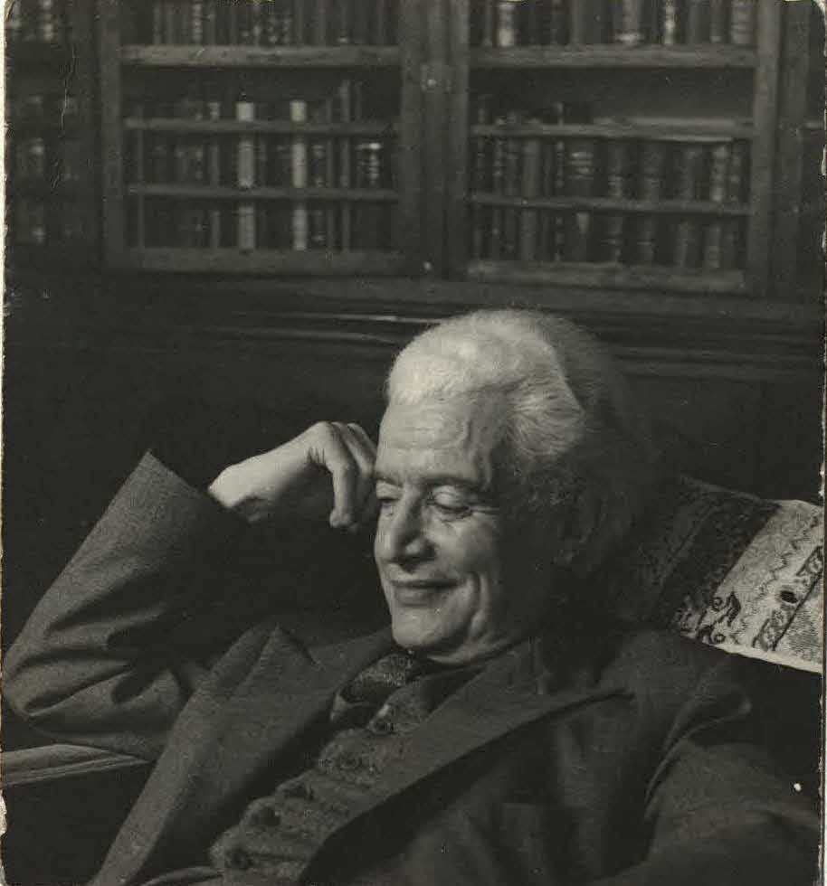 Manuel M. Ponce en el sillón